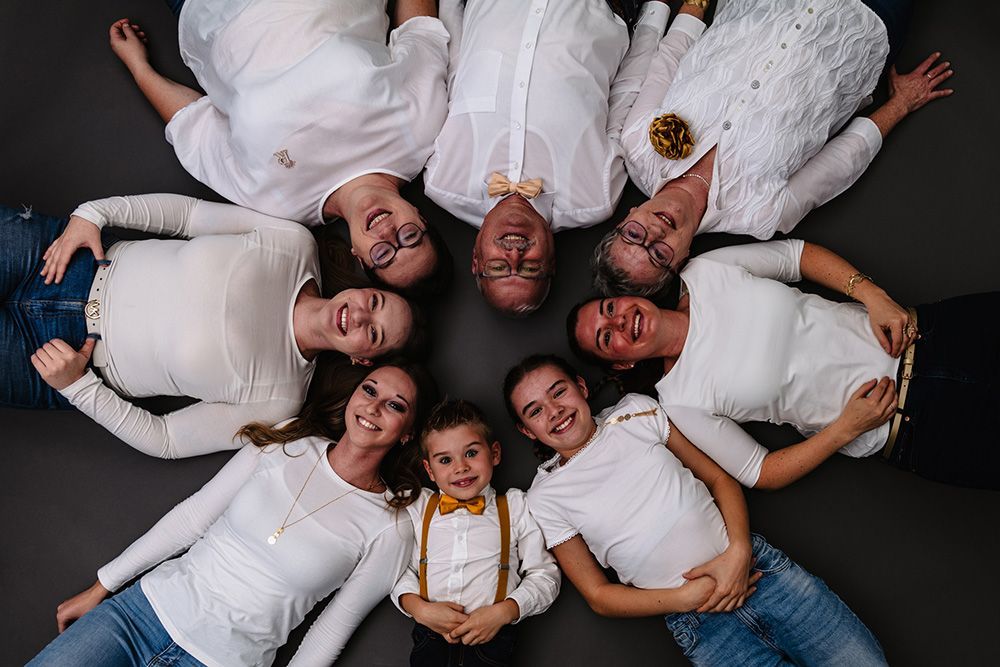 Familienfotografie im Liegen