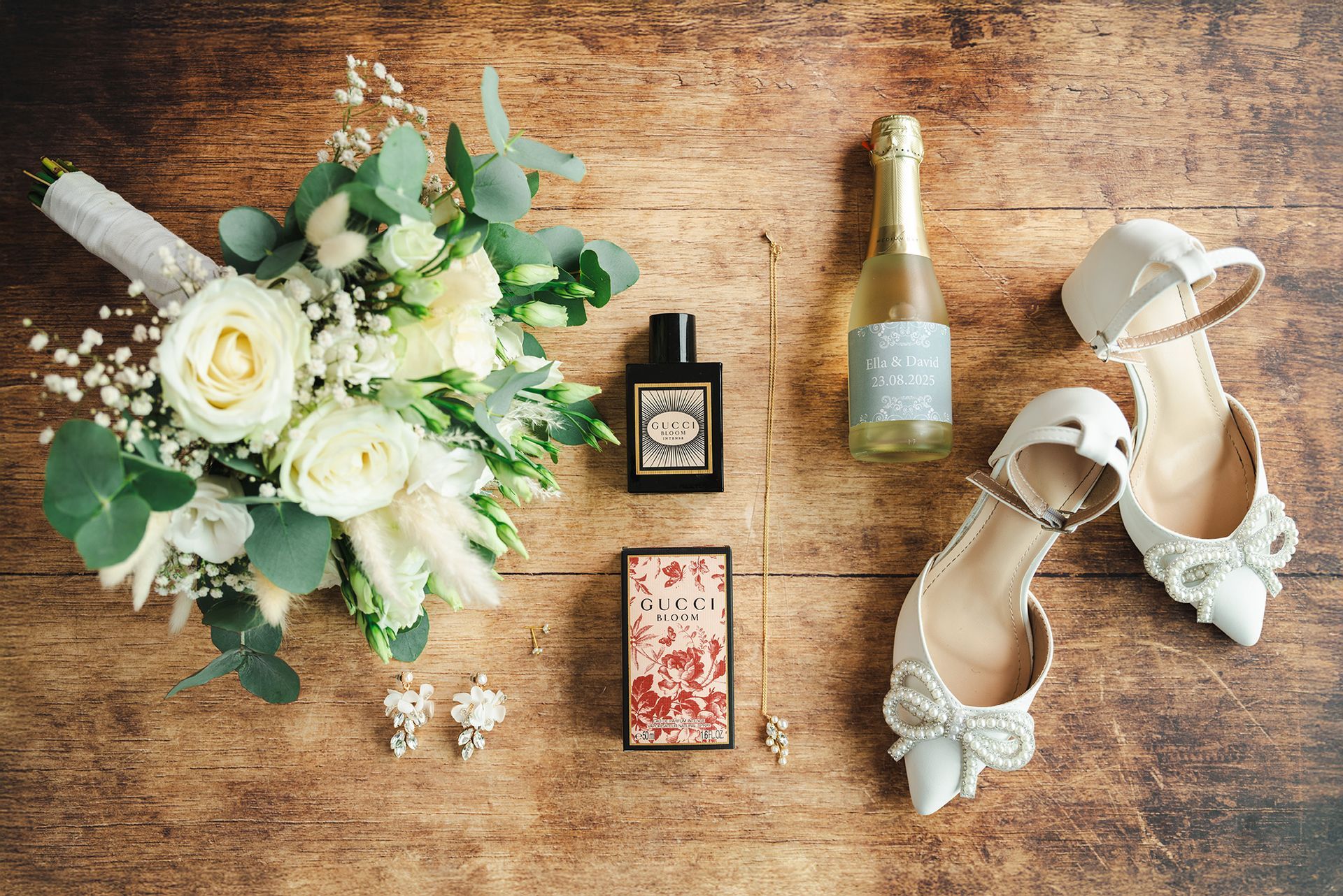 Hochzeitsfotografie mit den Accessoires der Braut