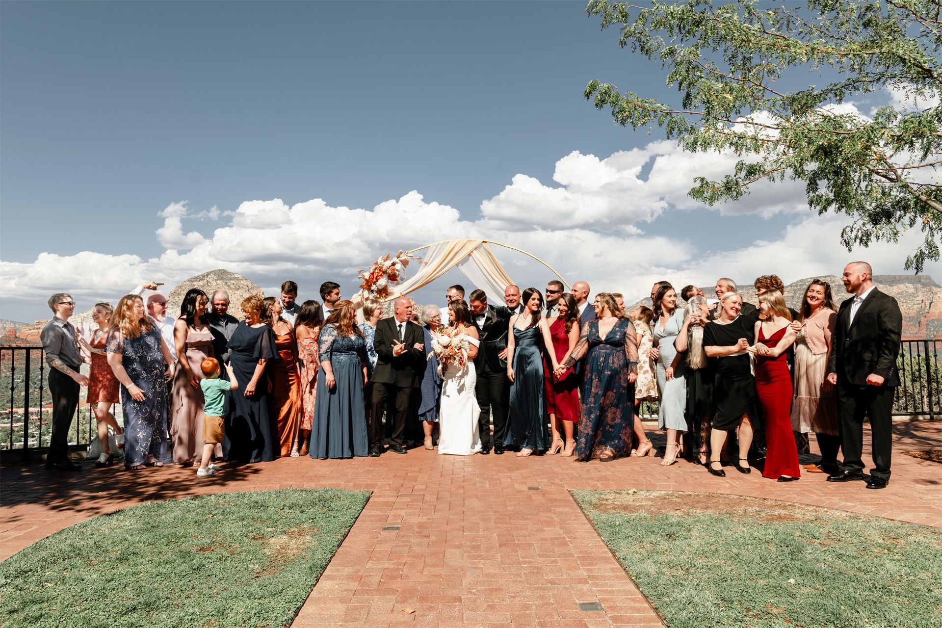 Hochzeits-Gruppenfoto mal anders