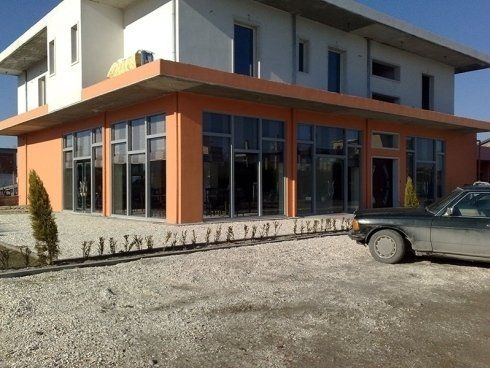 vetrina per esercizio commerciale