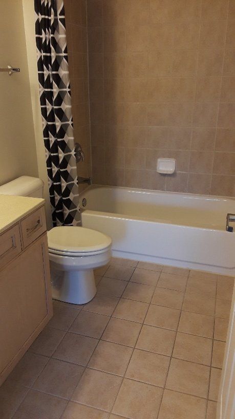 Toilet Bowl and Bathtub — Elmwood Park, Illinois — Maria’s Cleaning Services at Elmwood Park