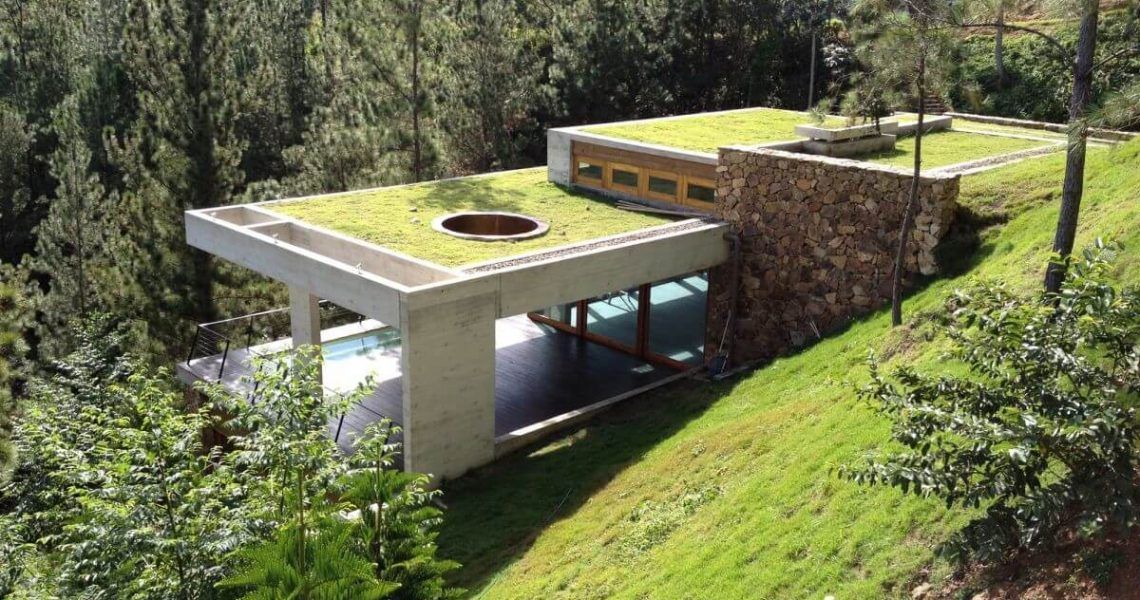 Guide complet pour concevoir une habitation résiliente sur un terrain complexe