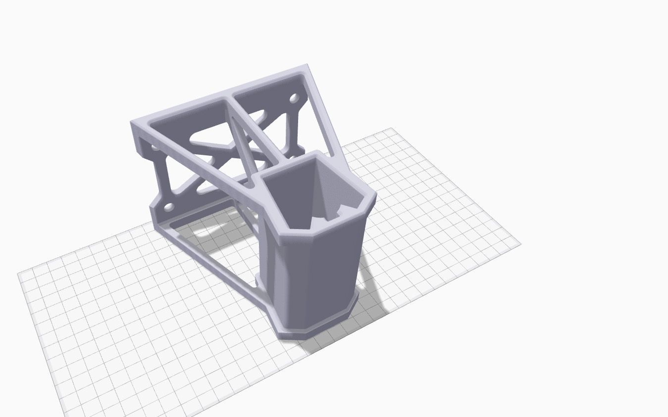 Structure de support imprimée en 3D avec une base inclinée et une cavité centrale hexagonale.