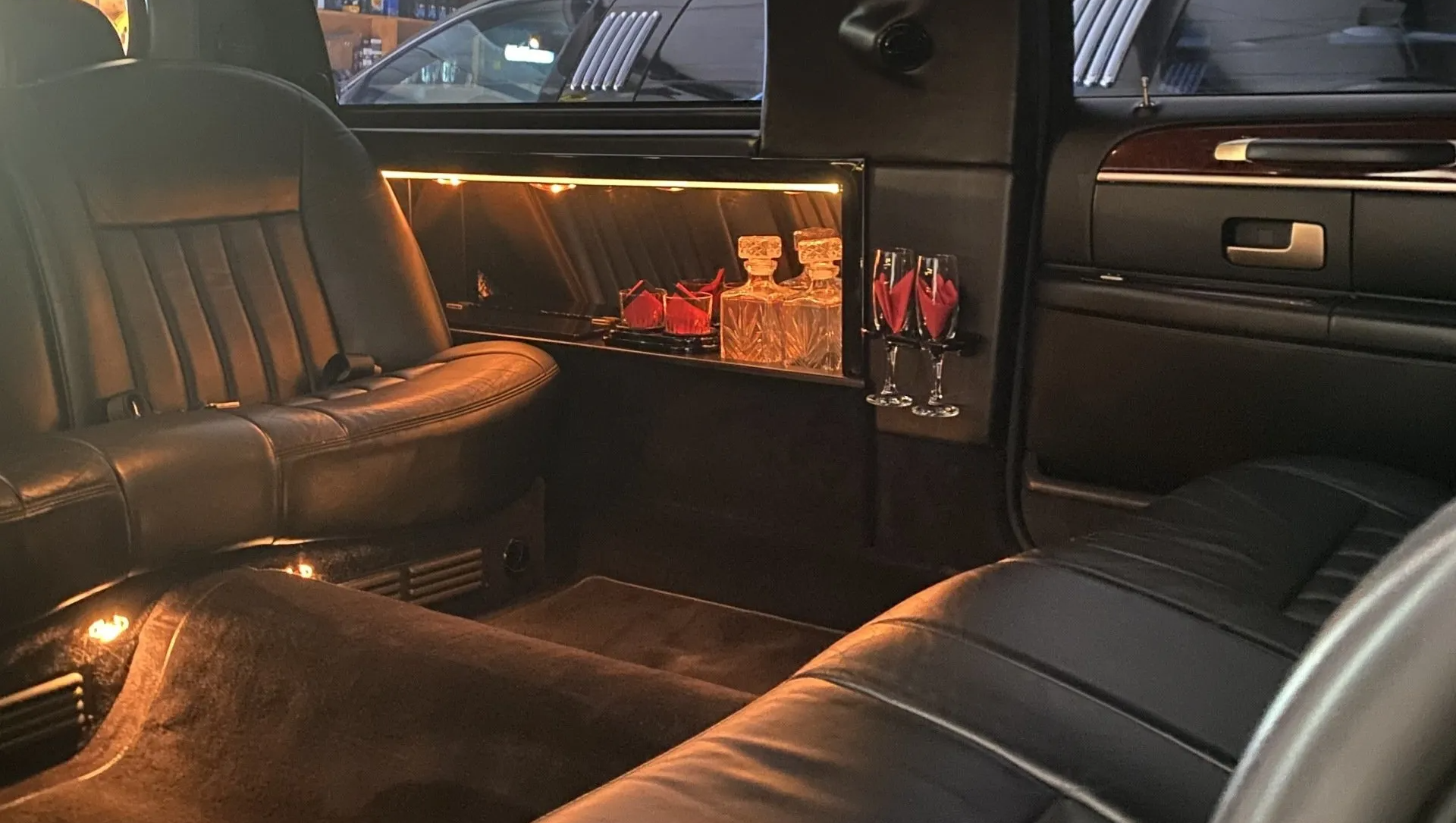 10 passenger limousine interior- East Bridgewater MA Extreme Limousine