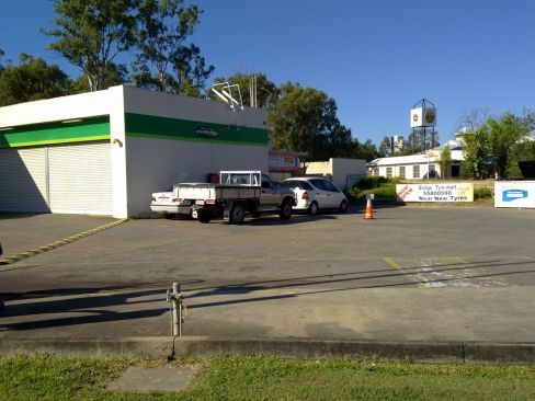 handing keys over after getting wheels and tyres fixed in Worongary