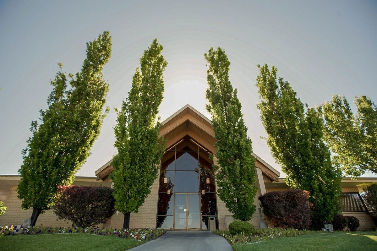 Memorial Lake Hills Mortuary and Cemetery