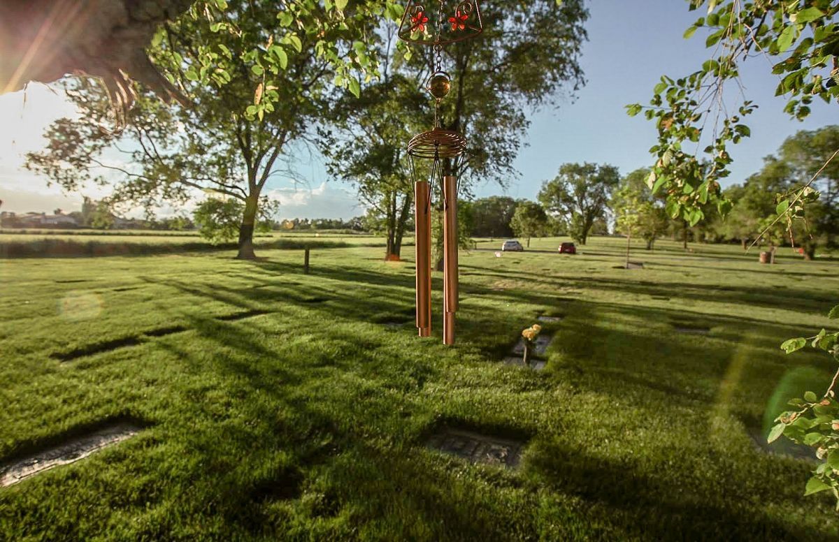 Memorial Mountain View Mortuary, Cemetery and Pet Garden