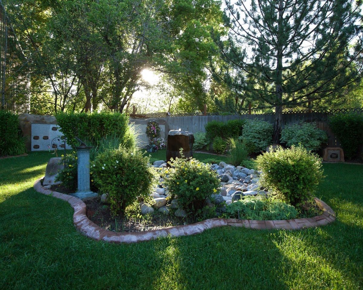 Memorial Redwood Mortuary and Cemetery