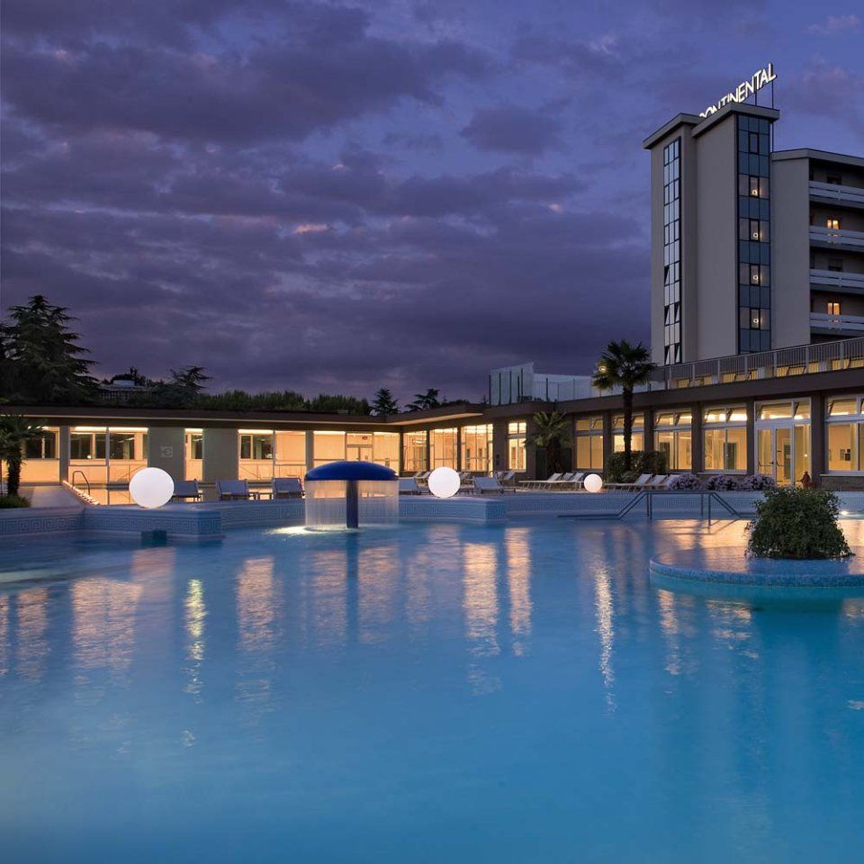 sistema di illuminazione per piscine e resort