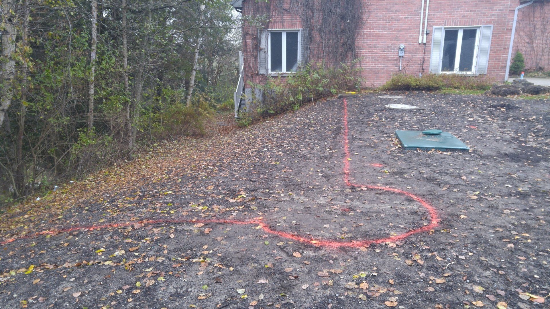 aménagement paysager d'arrière-cour ligne rouge