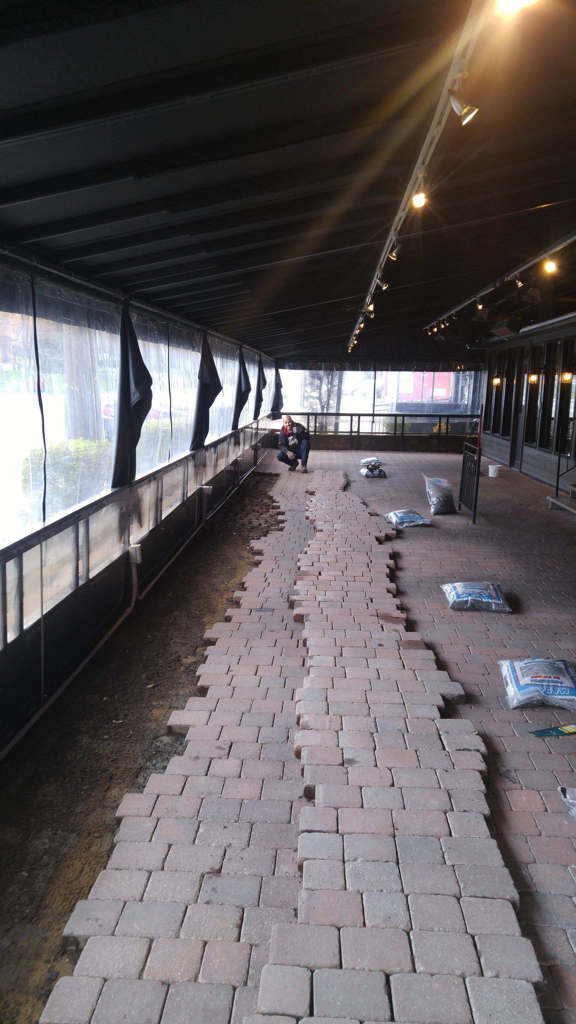 installation de pavé uni pour terrasse