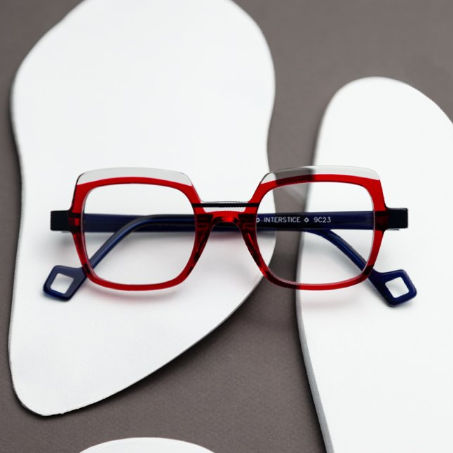 Anne Et Valentin frame in acetate with a red front and blue temples