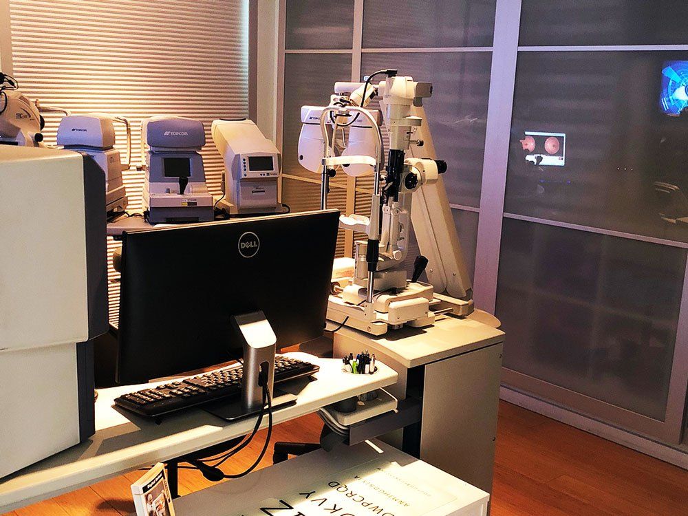 View of the Urban Optiks Optometry exam room