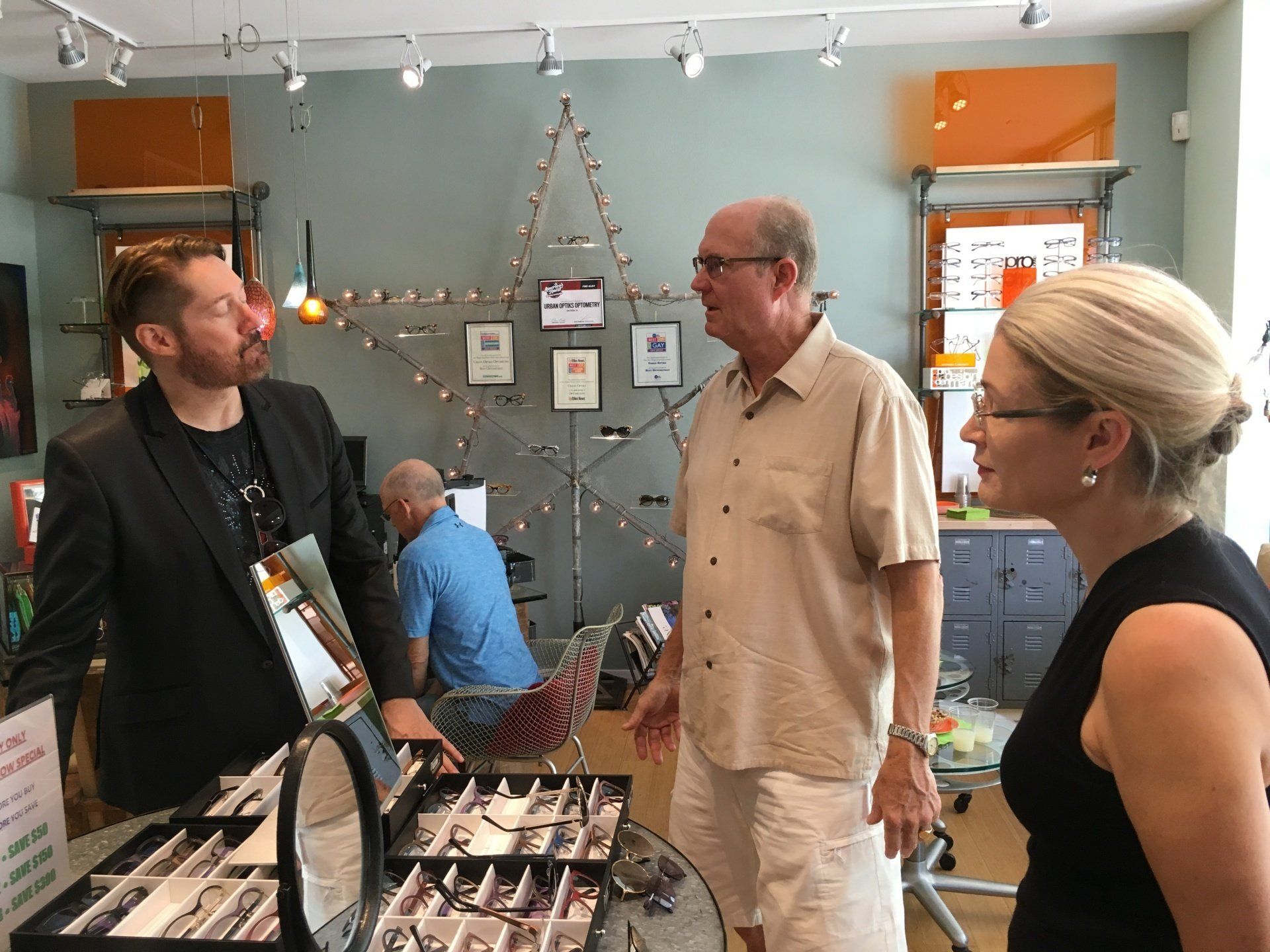 People looking at framelines at 2016 trunk show event