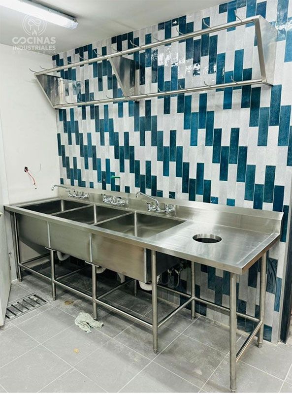 DISEÑOS INOXIDABLES 