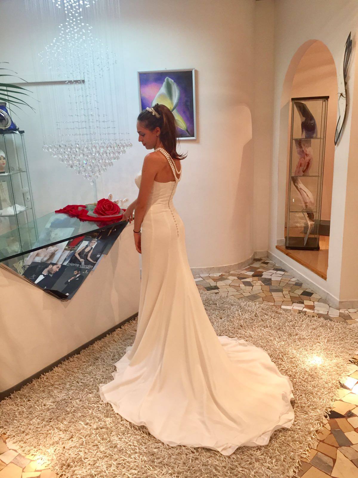 Abito da sposa modello Dona, senza velo