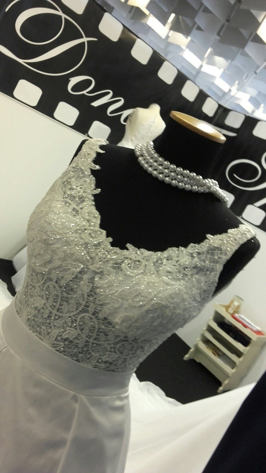 Abito da sposa modello Giorgia, dettaglio della scollatura