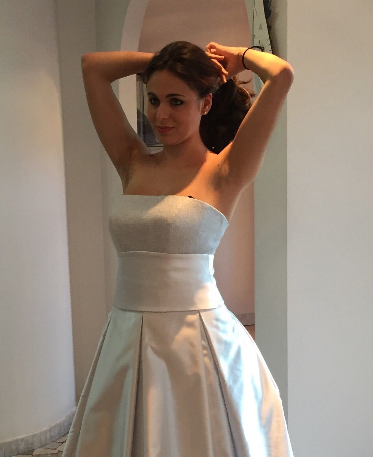 Abito da sposa modello Serena, particolare fascia petto