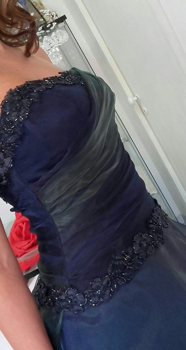 Abito da sposa modello Soraya, particolare del busto con fascia