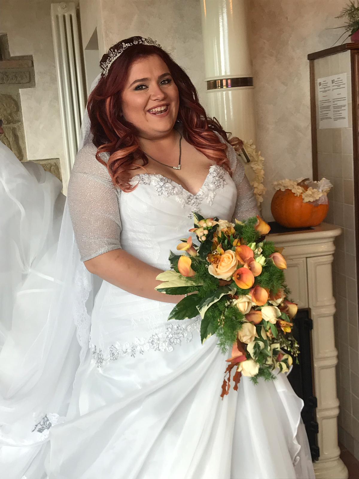 I nostri abiti, le nostre spose: Alice