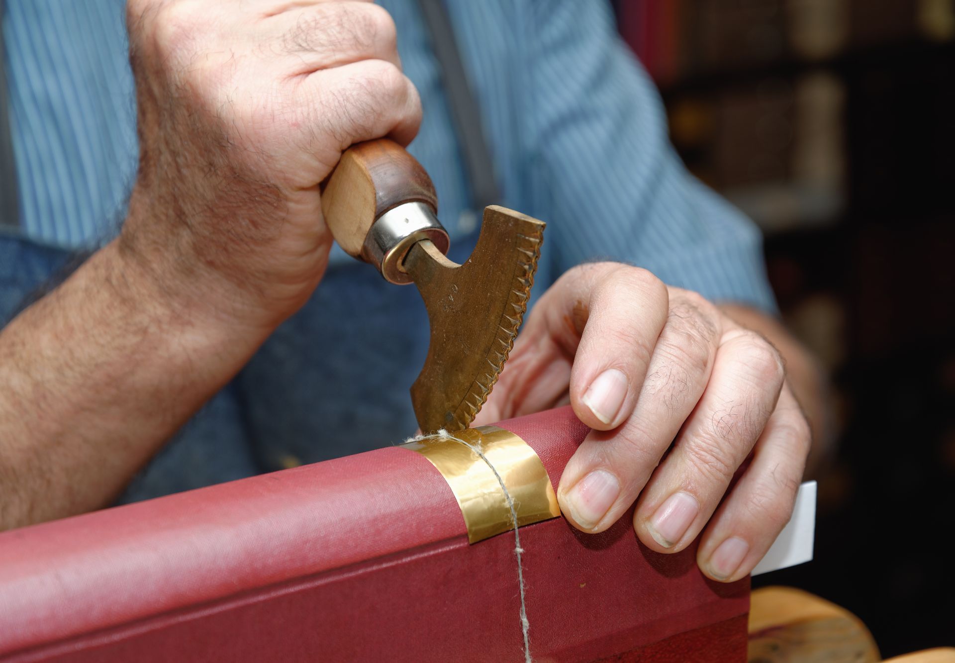 Professional binding services at 817 Print in Hudson Oaks, TX offering coil, comb, wire-o, and thermal perfect binding for durable and polished documents.