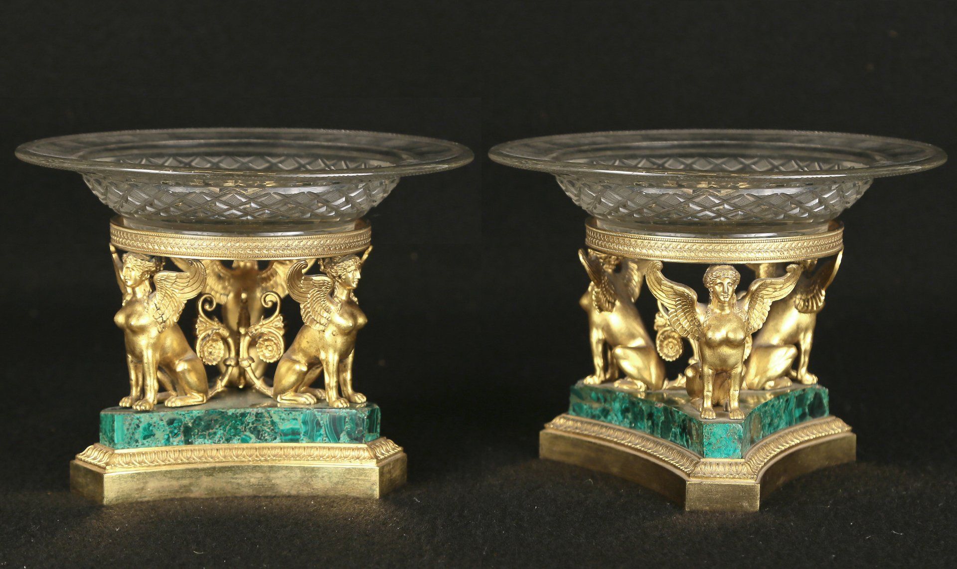 Arte francese prima metà sec. XIX (stile Restaurazione): Coppia di fruttiere. Bronzo dorato, cristallo molato, malachite.