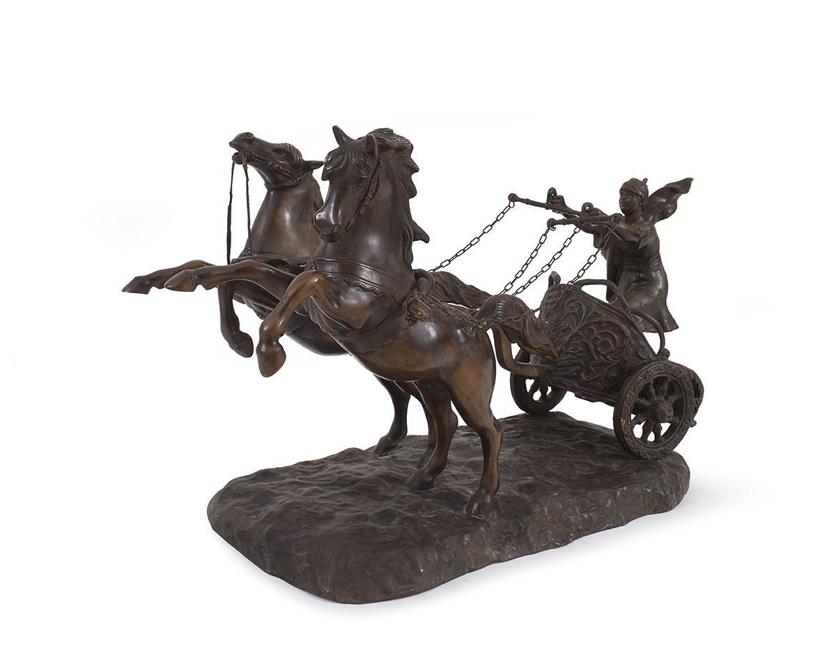 Gruppo in bronzo patinato raffigurante un soldato romano che guida una biga, XIX secolo