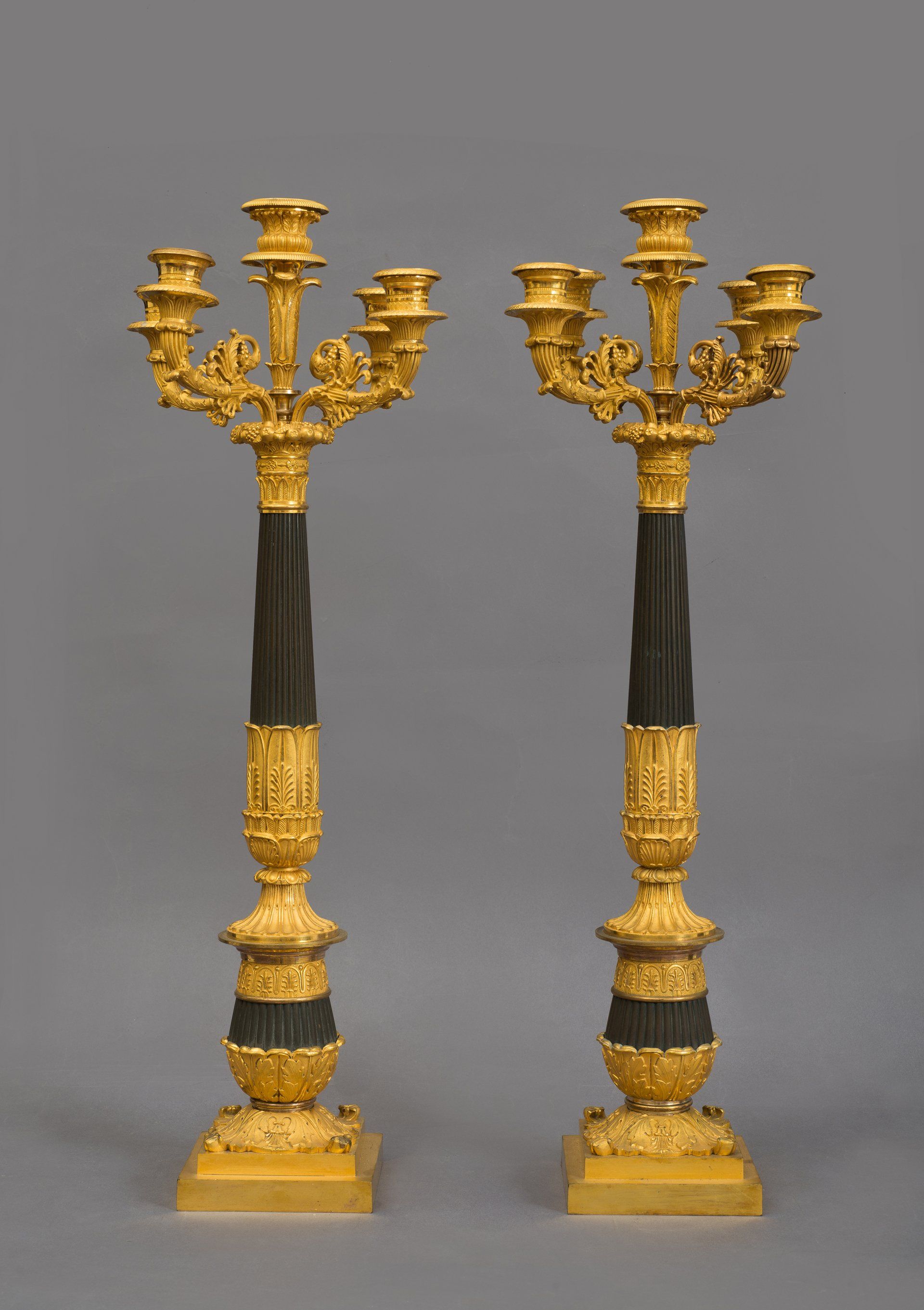 Coppia di candelabri a cinque luci