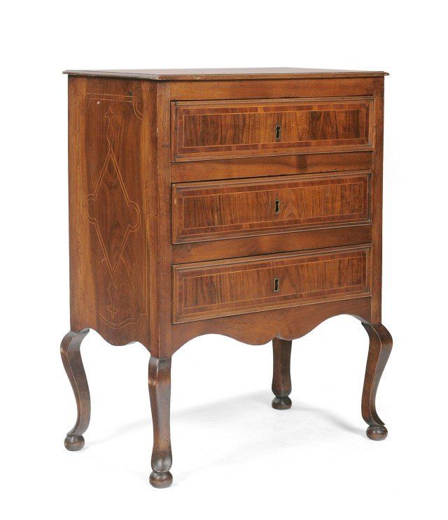 Comodino in noce intarsiato, Calabria XVIII secolo