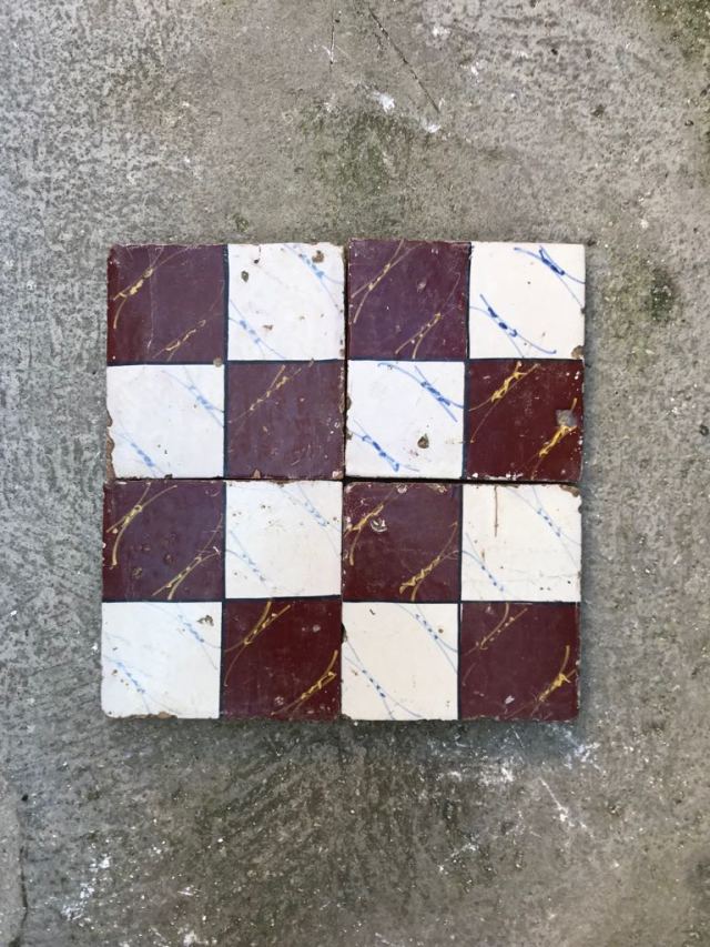 Mattonelle Riggiola 20x20 cm. Fabbriche Napoletane. Secolo XIX.