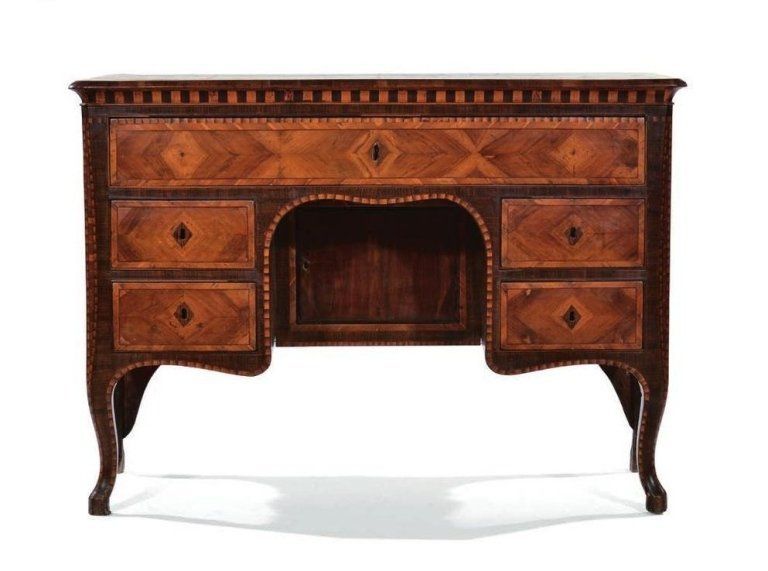 Coppia di scrivanie da centro interamente lastronate