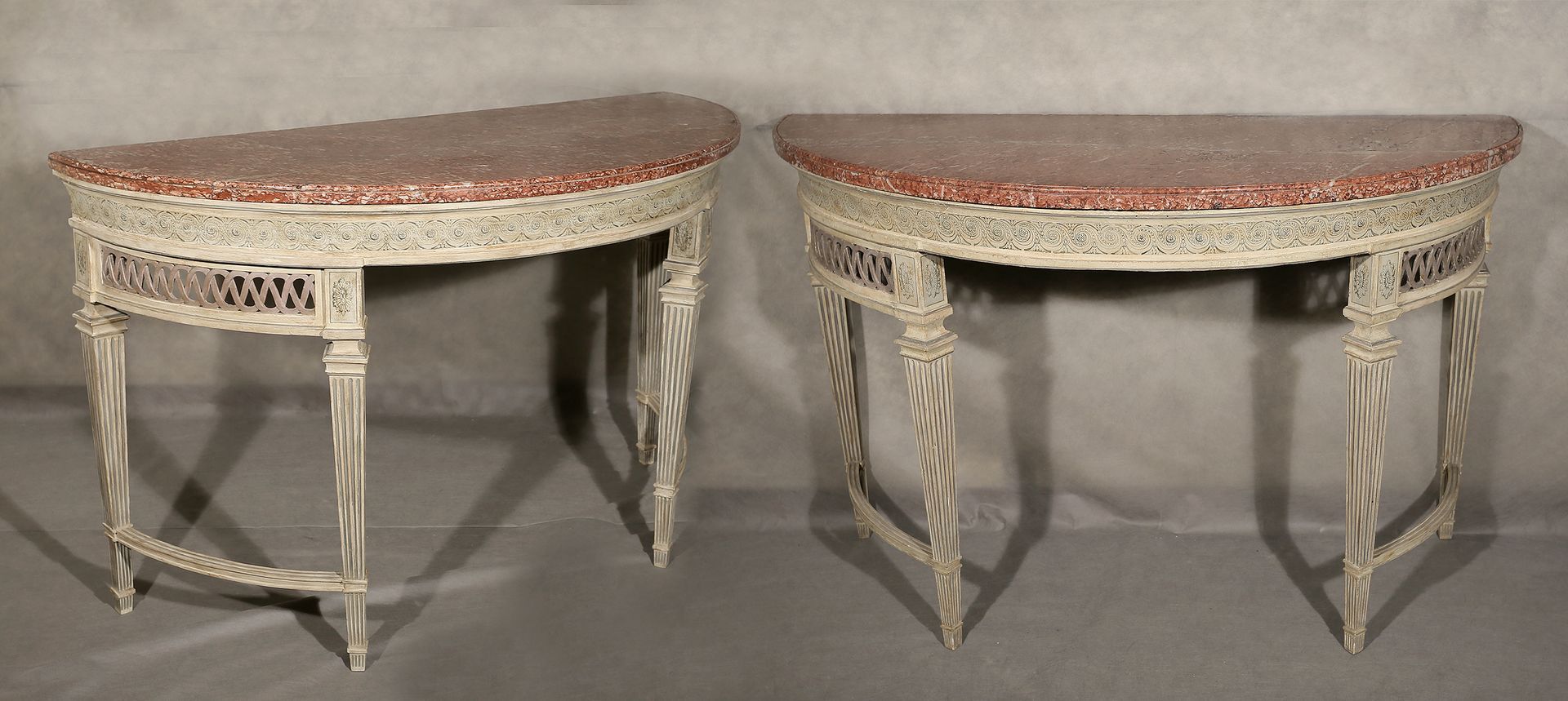 Consolle a demilune in legno laccato, Stile Luigi XVI