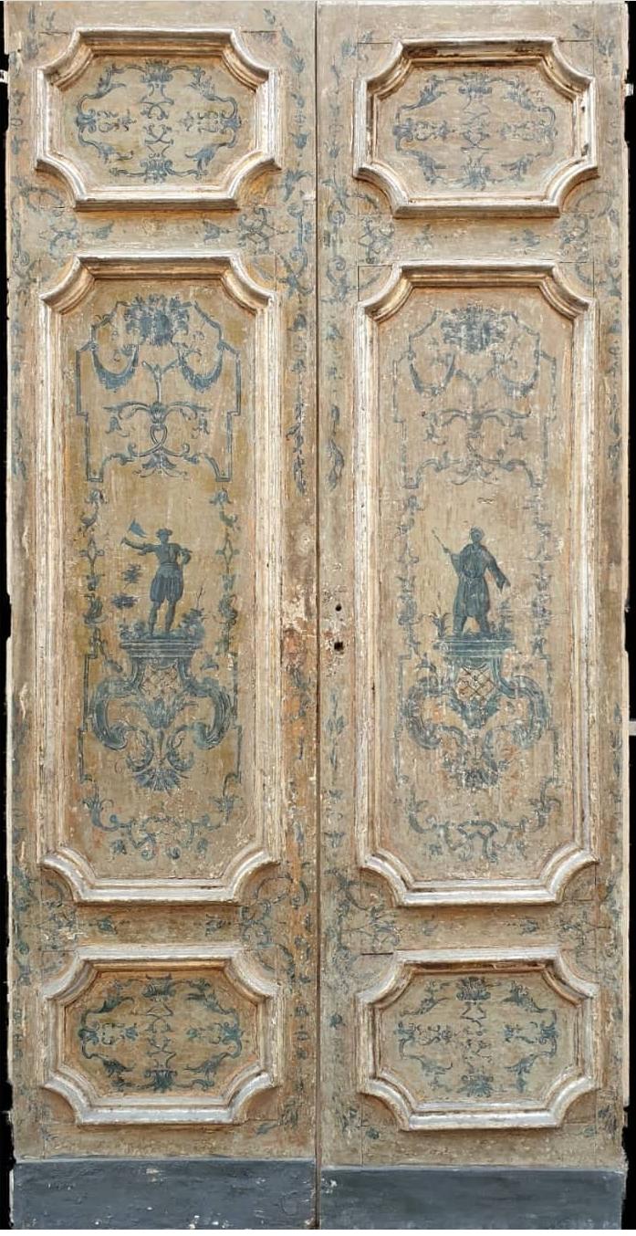 Porta antica in pioppo laccato dipinta con personaggi allegorici e decorazioni floreali; cornici argento e mistura; Napoli Secolo XVIII; Stile Luigi XV