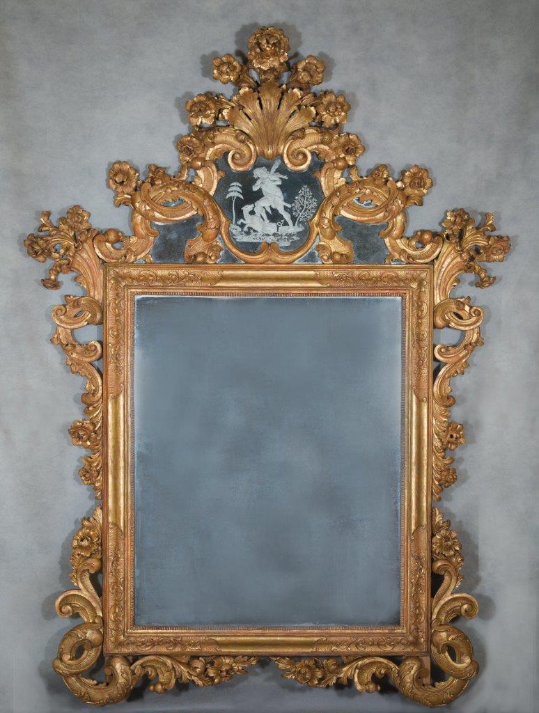 Arte Veneziana metà sec. XVIII: Spcchiera decorata con volute