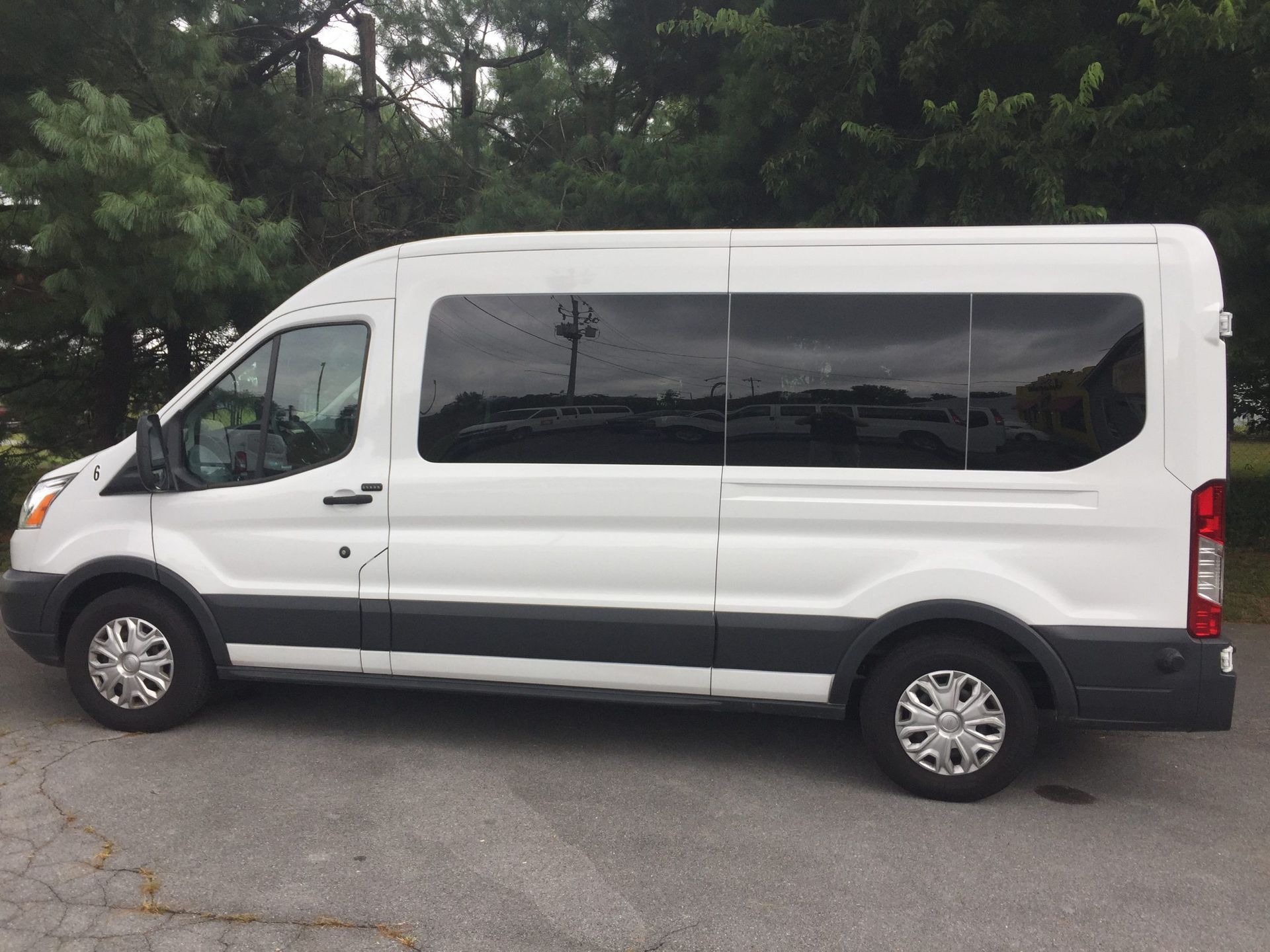 Standard 15 Passenger Victory Van
