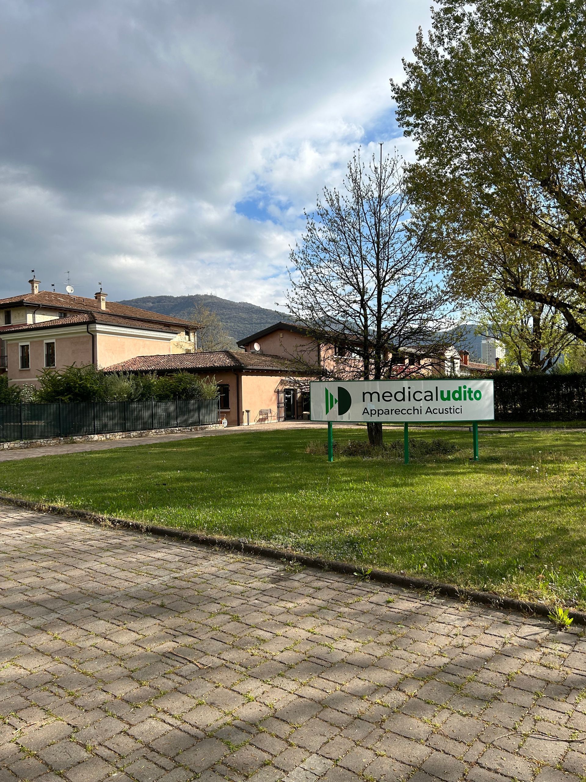 Parcheggio Medical Udito