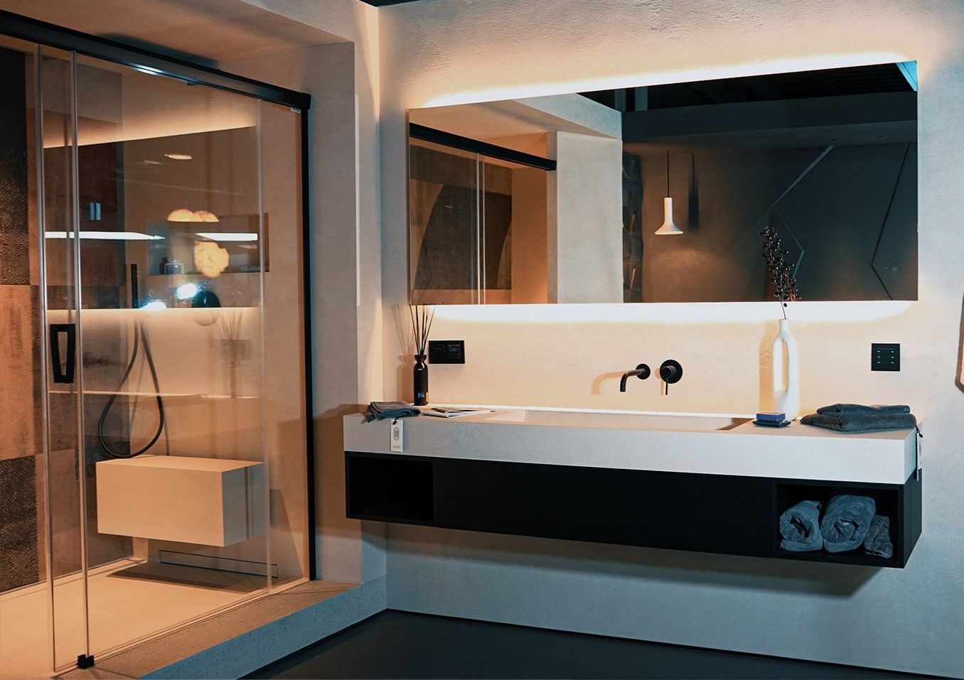 Luxusbad mit fugenloser Ausführung und durchdachten Details