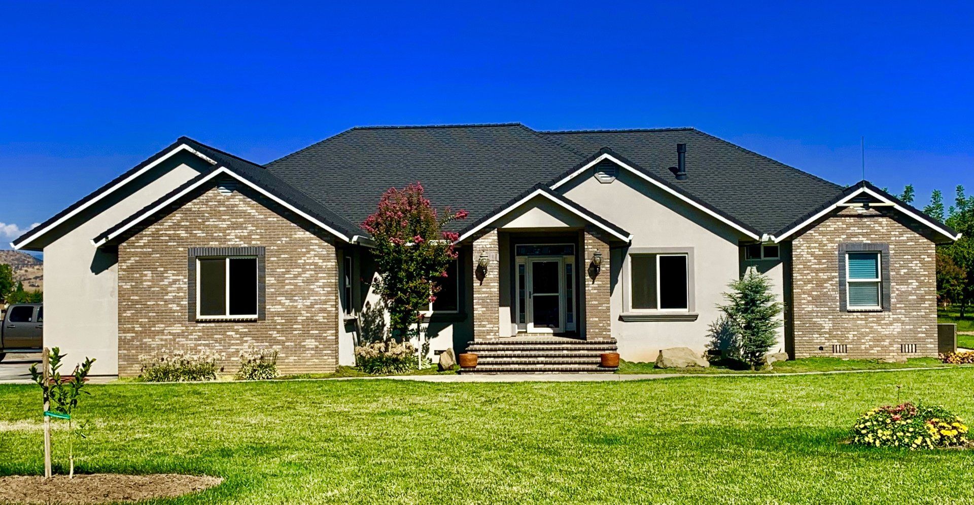 Custom Home Walls — Jones Masonry Inc. Owner in Chico, CA Custom Home Walls — Jones Masonry Inc. Owner in Chico, CA