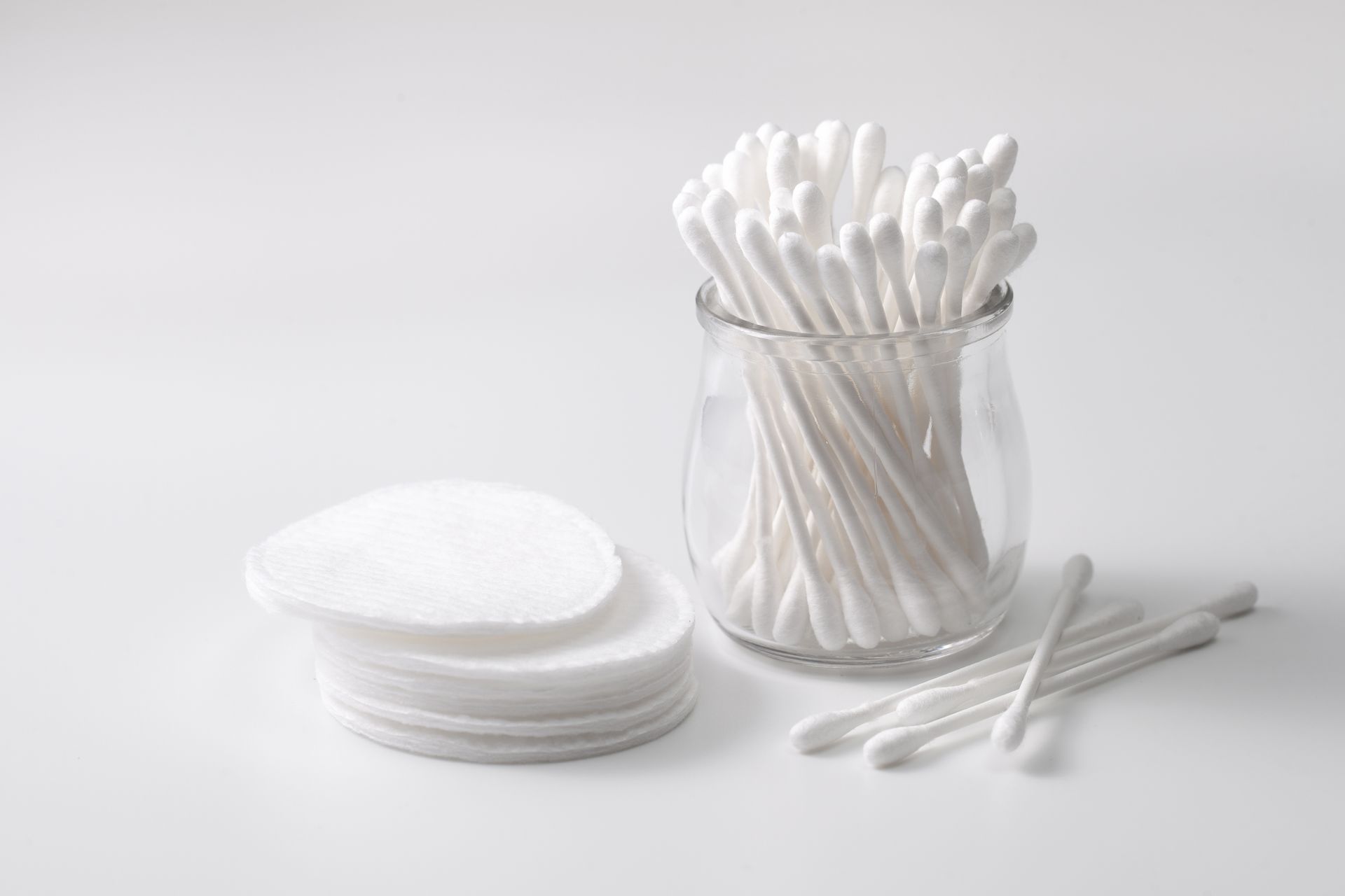 Shaving kits and vanity sets