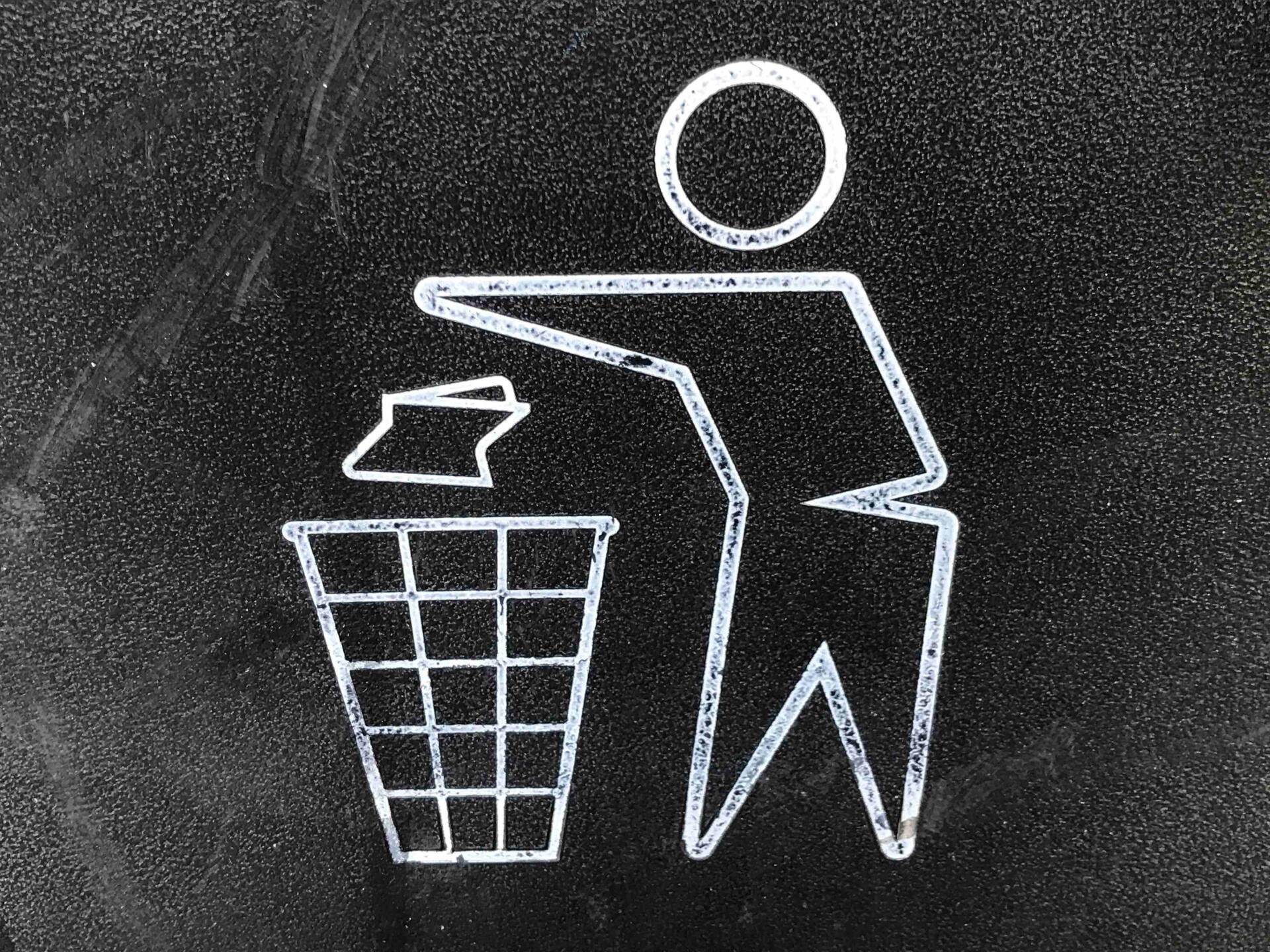 símbolo que indica dónde tirar la basura