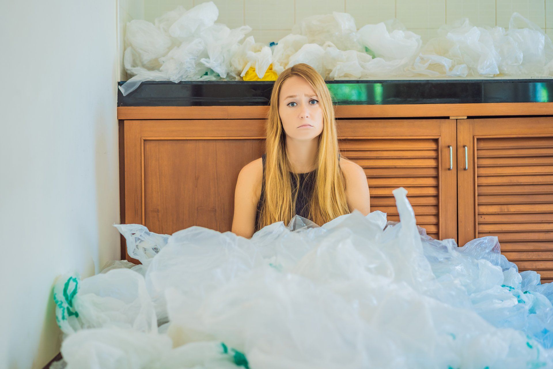 Acumulación de basura en la oficina, recolección de basura de oficina