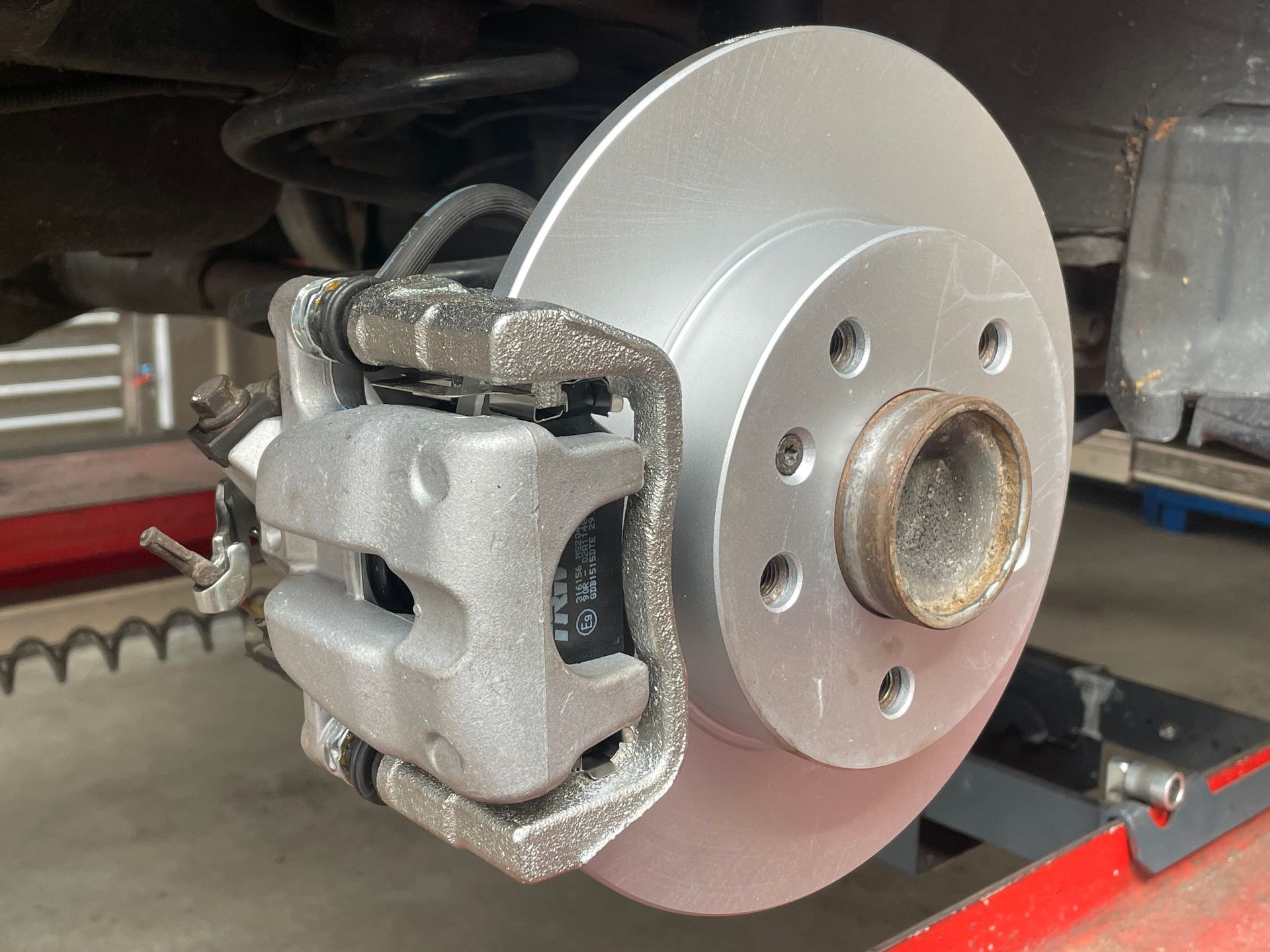 Nieuwe remschijven en remblokken Opel Astra G Cabrio