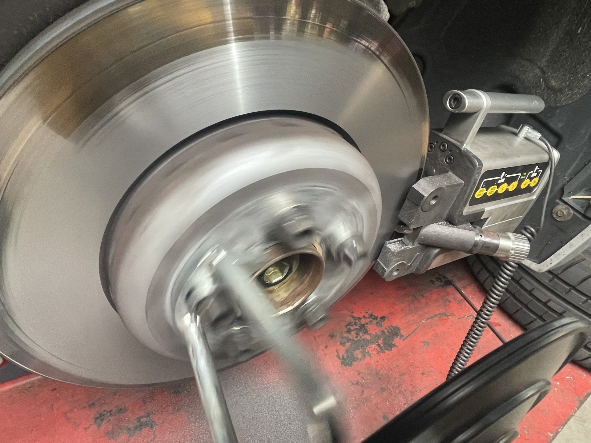 Remschijven afdraaien BMW 5 serie G30