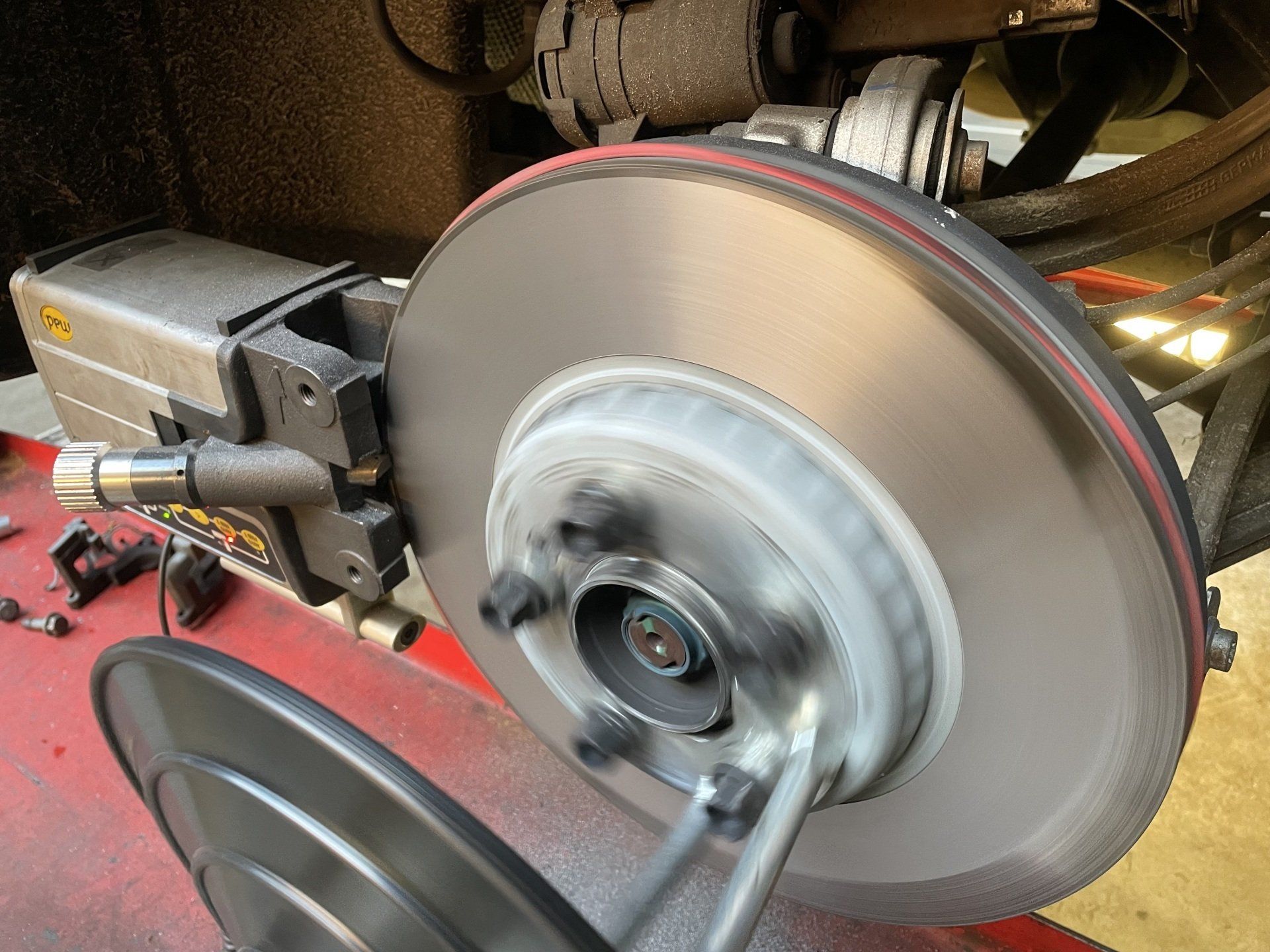 Remschijven afdraaien Mercedes C43 AMG