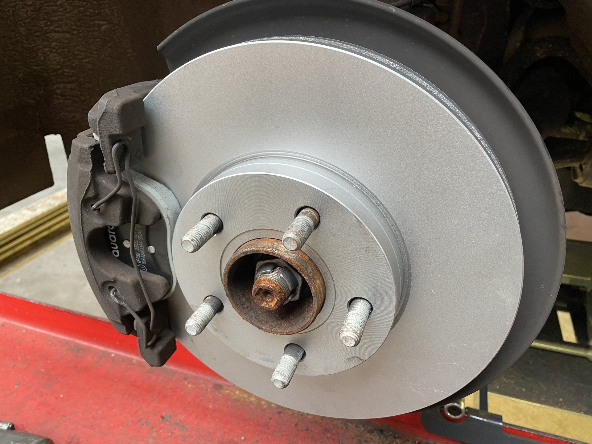 Ford Focus remschijven en remblokken vervangen