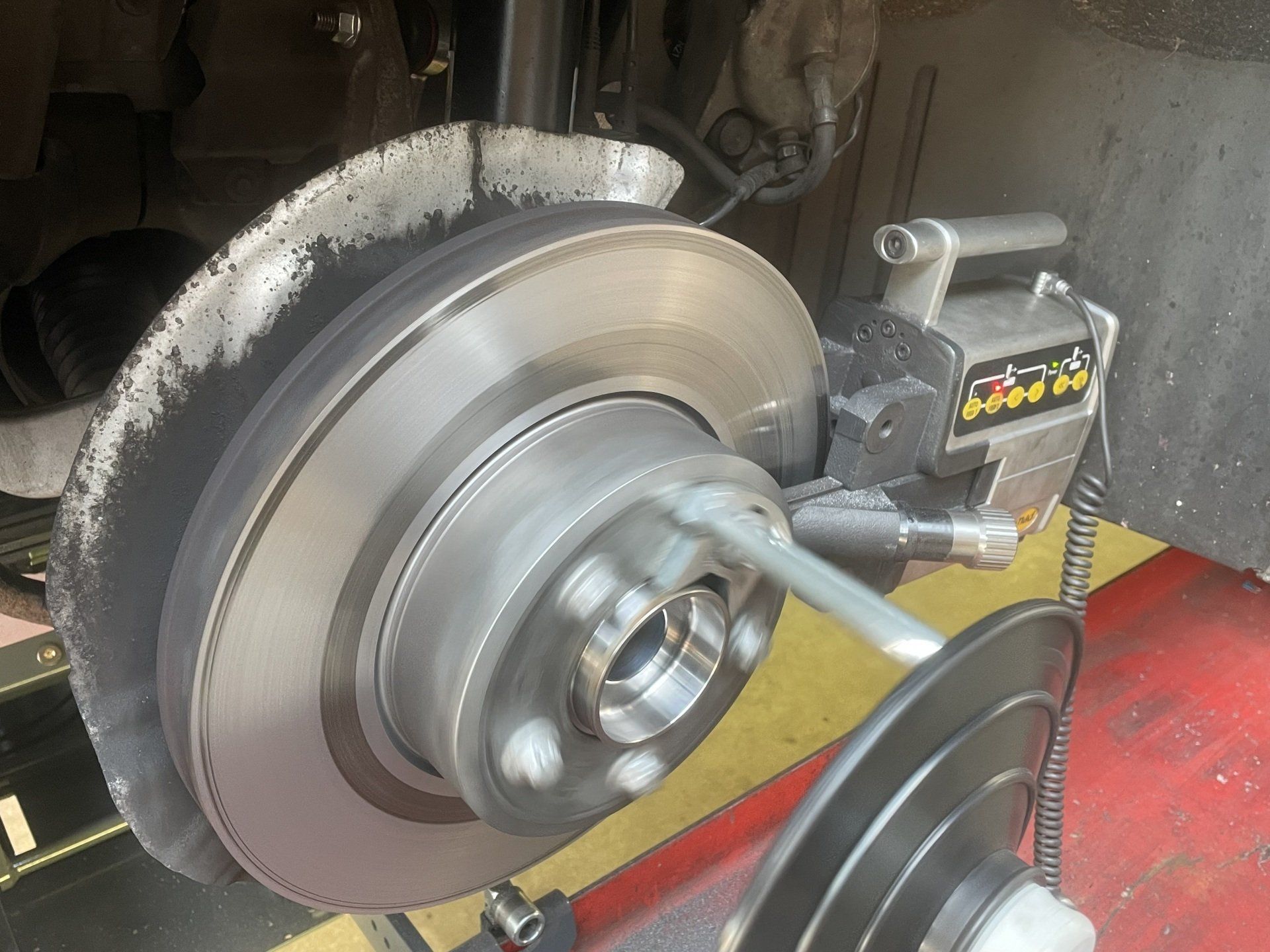 Remschijven afdraaien BMW 5-serie E61