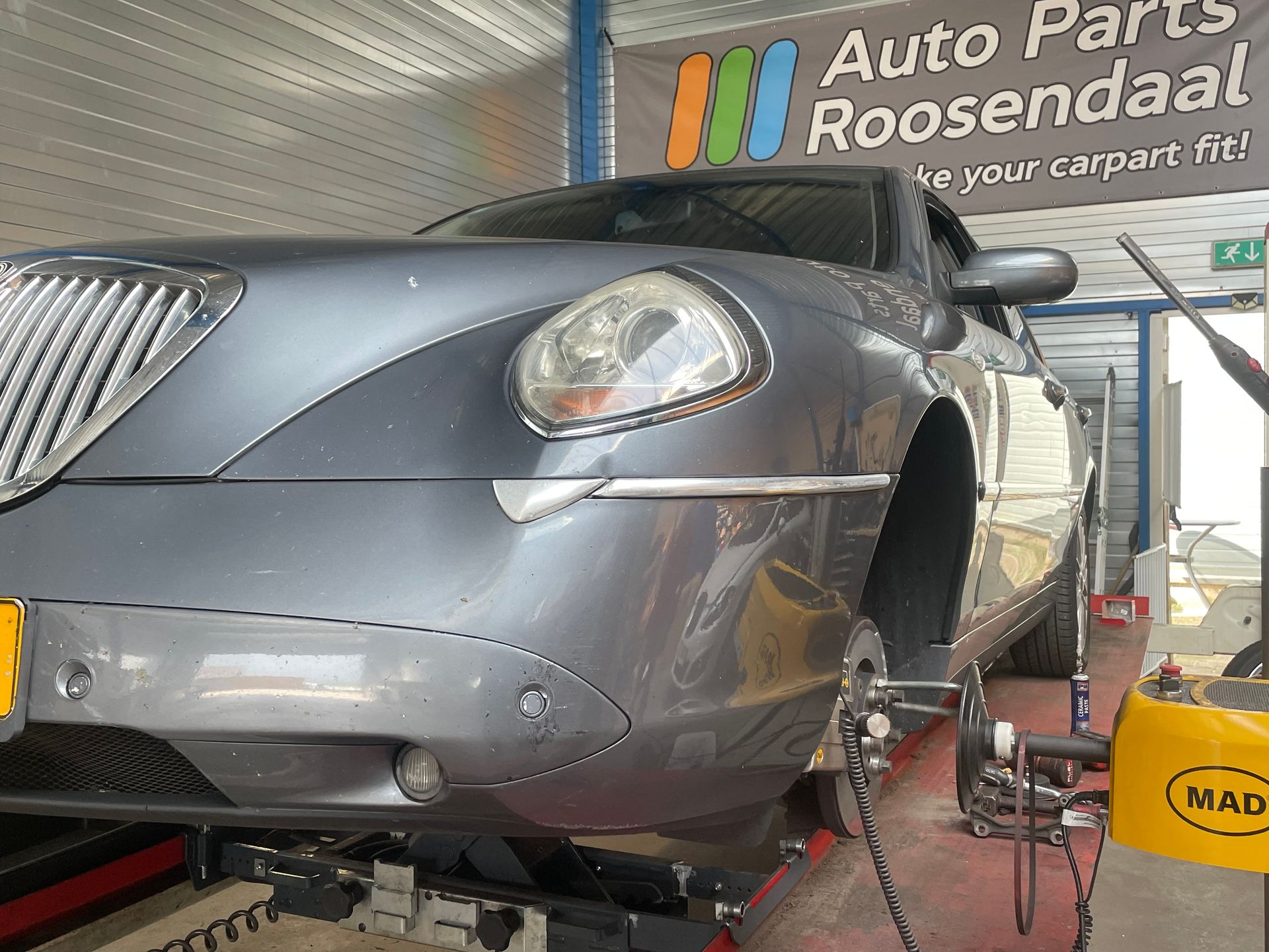 Kromme remschijven Lancia Thesis