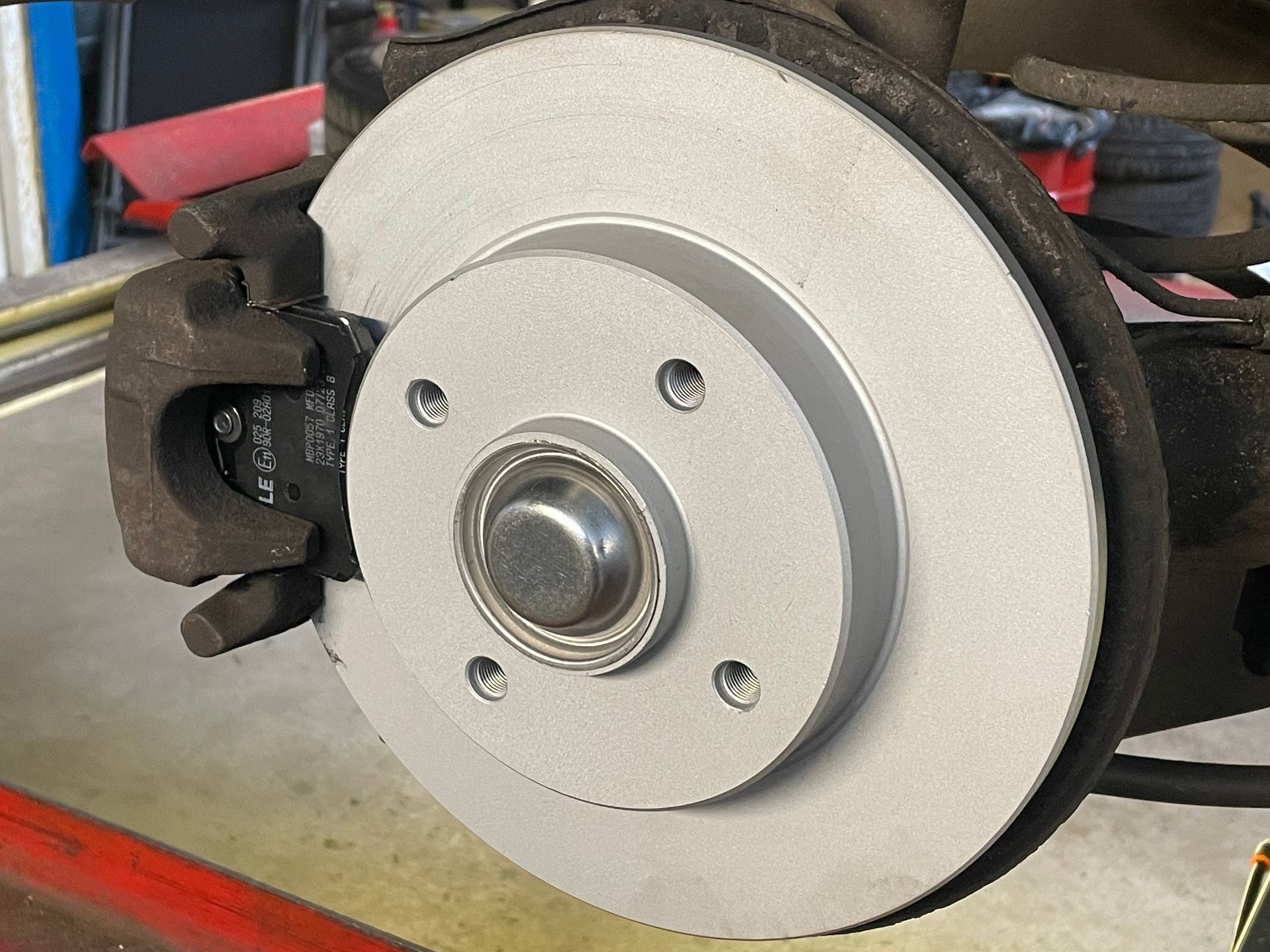 Remschijven vervangen Peugeot 307