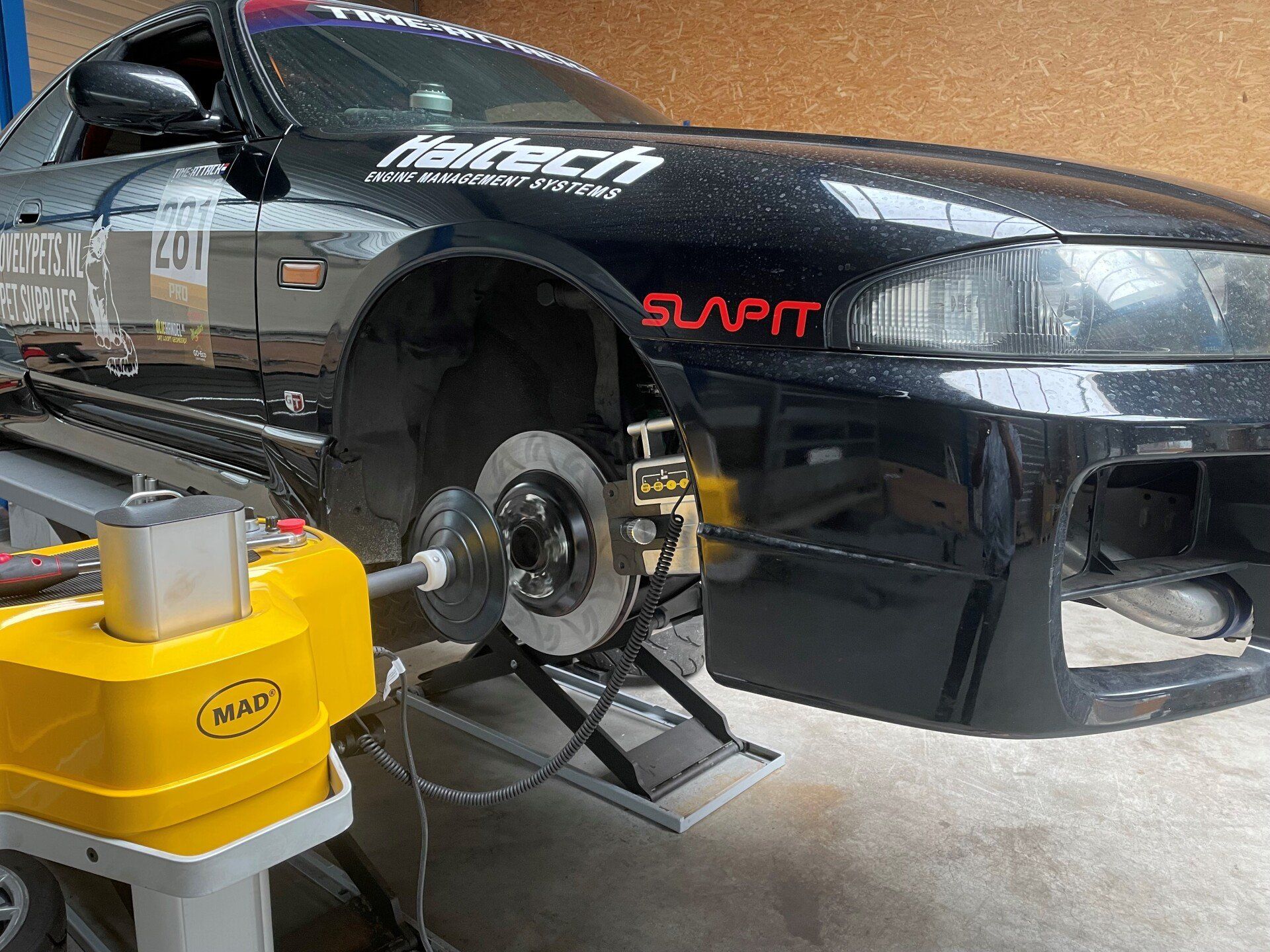 Kromme remschijven Nissan Skyline