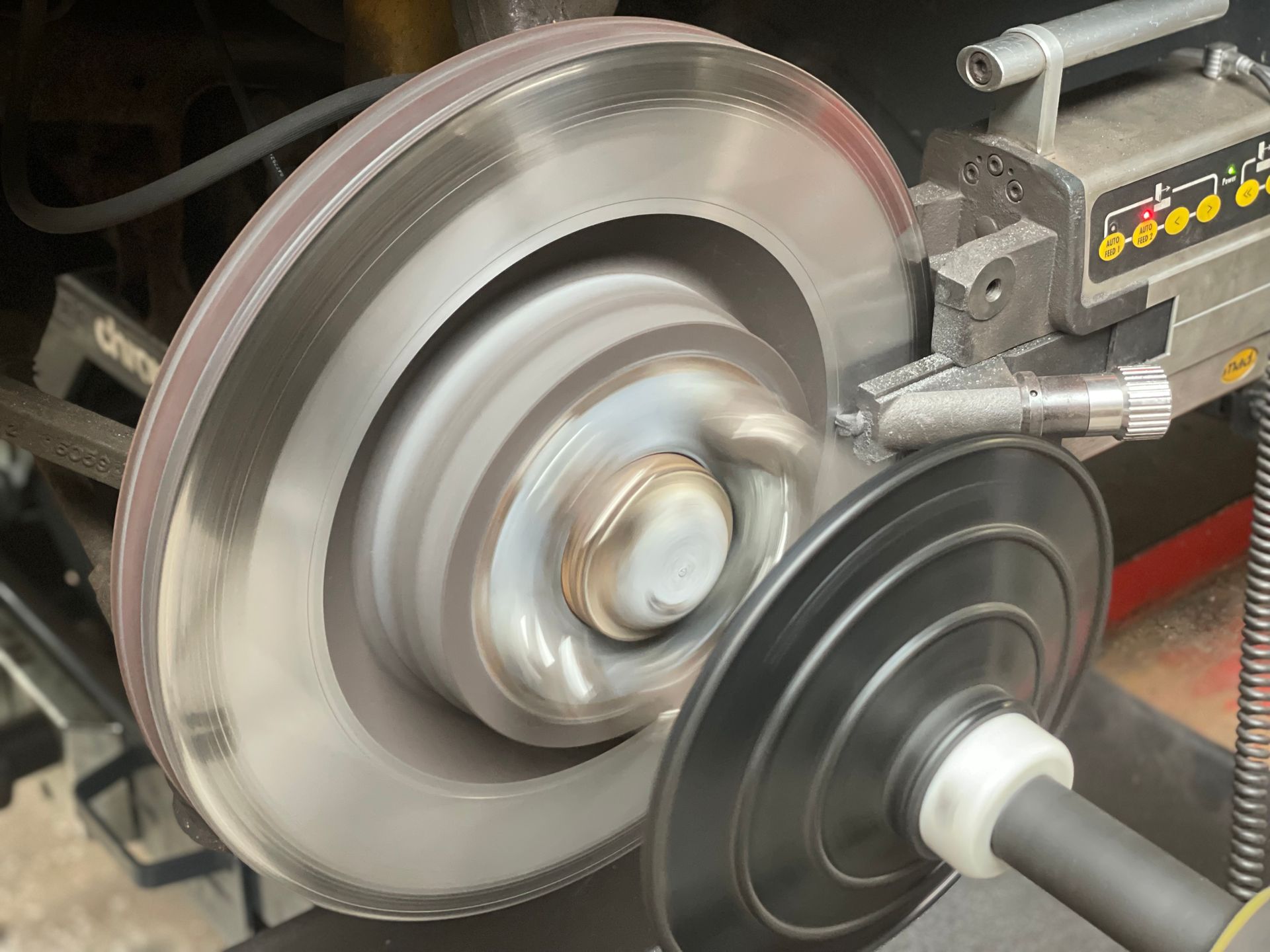 Chrysler 300-C 6.1 SRT-8 REMSCHIJVEN AFDRAAIEN